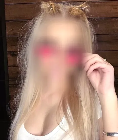 Annika, 32