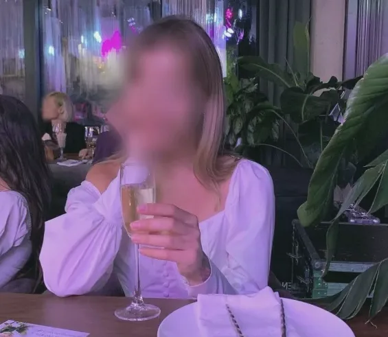 Cara, 31