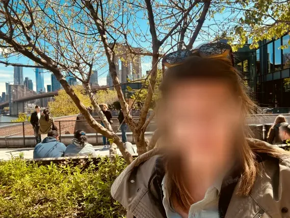 Emma, 39
