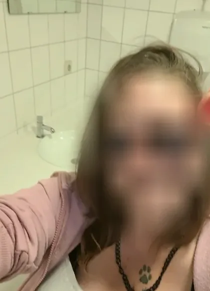 Fabienne, 33