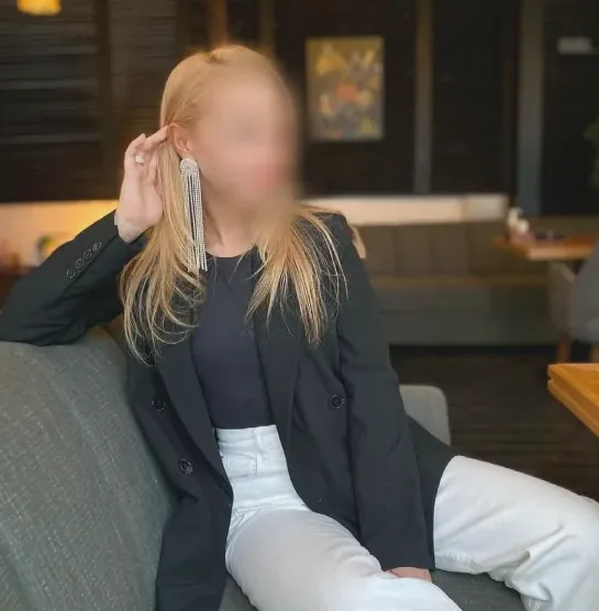 Fabienne, 32