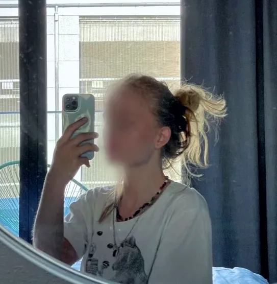 Greta, 19