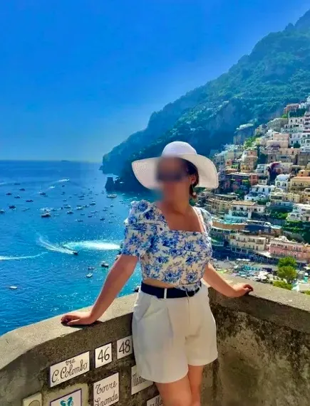 Larissa, 20