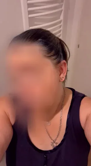 Yasmin, 31